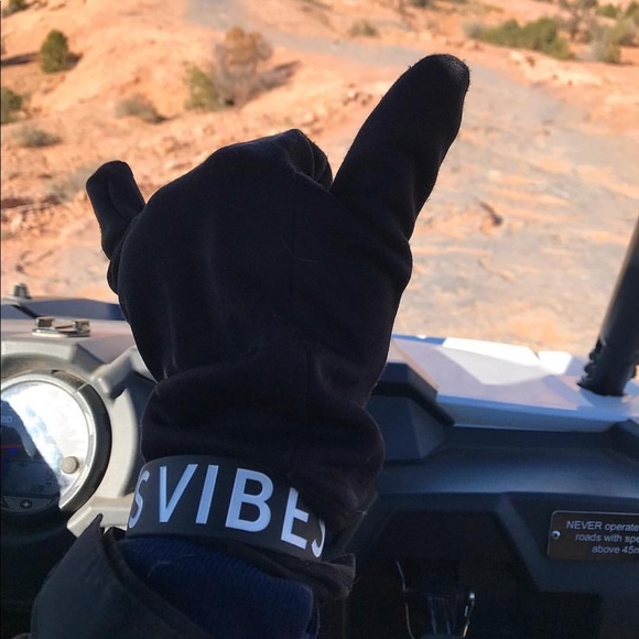 NEW Vibes on Vibes black white Silicon Wristband - Picture 9 of 11